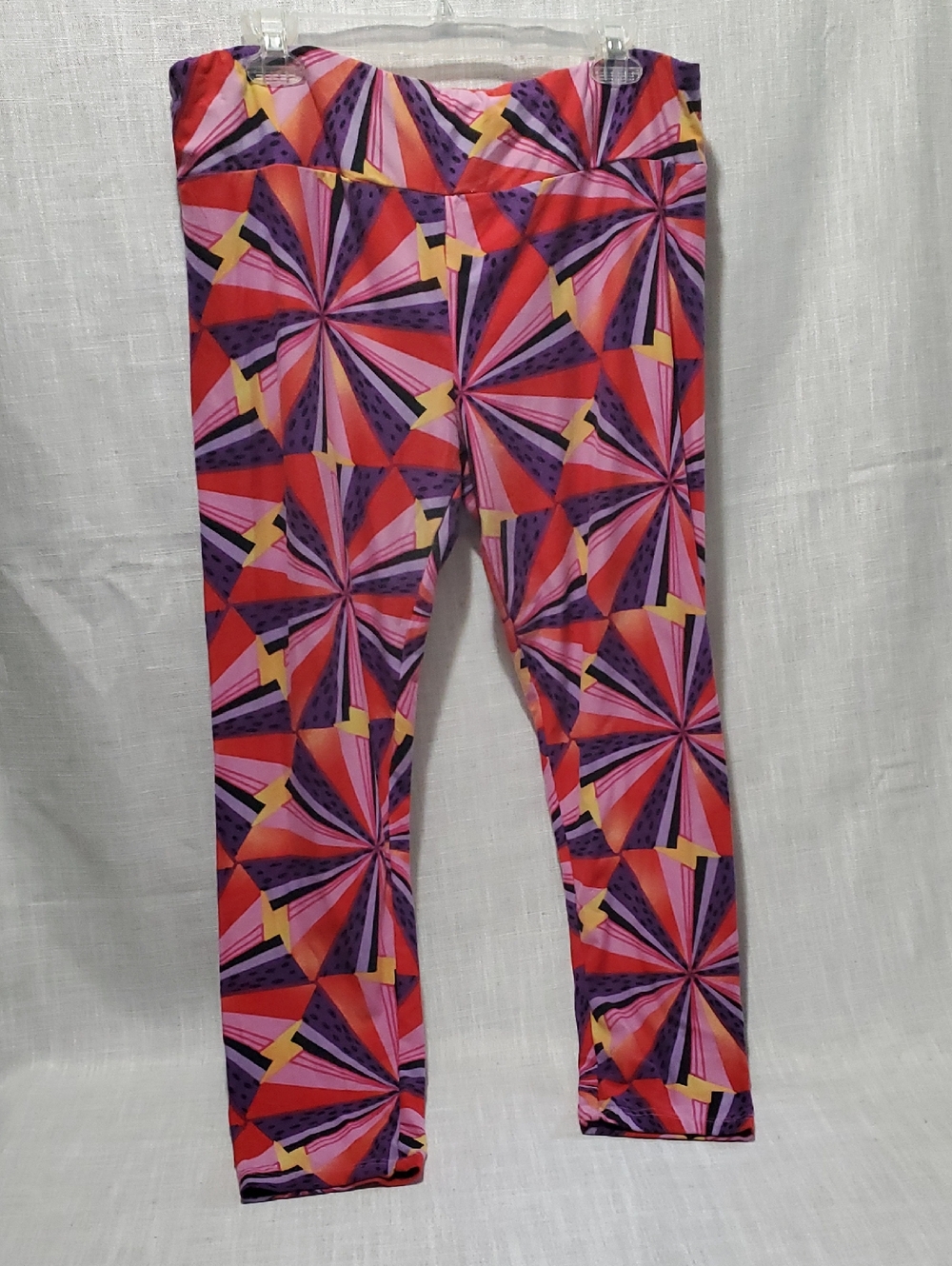 No Boundaries Pink Red Purple Geometric Print Leggings XXXL (21)